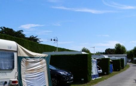Emplacements caravanes dans le Morbihan au camping La Plage des Granges